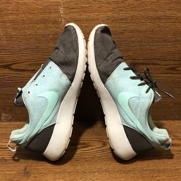 Nike Roshe run womens green sneakers print blue shoes size 9 599432-330 - Picture 8 of 8